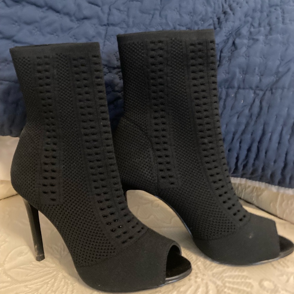 Charles David Black Heeled Boots with Stiletto Heel and Peep-Toe